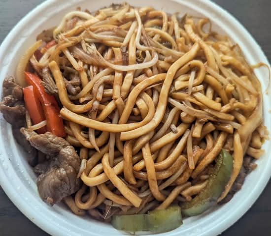 58A- Stir fried shanghai noodle with beef 牛肉上海粗炒